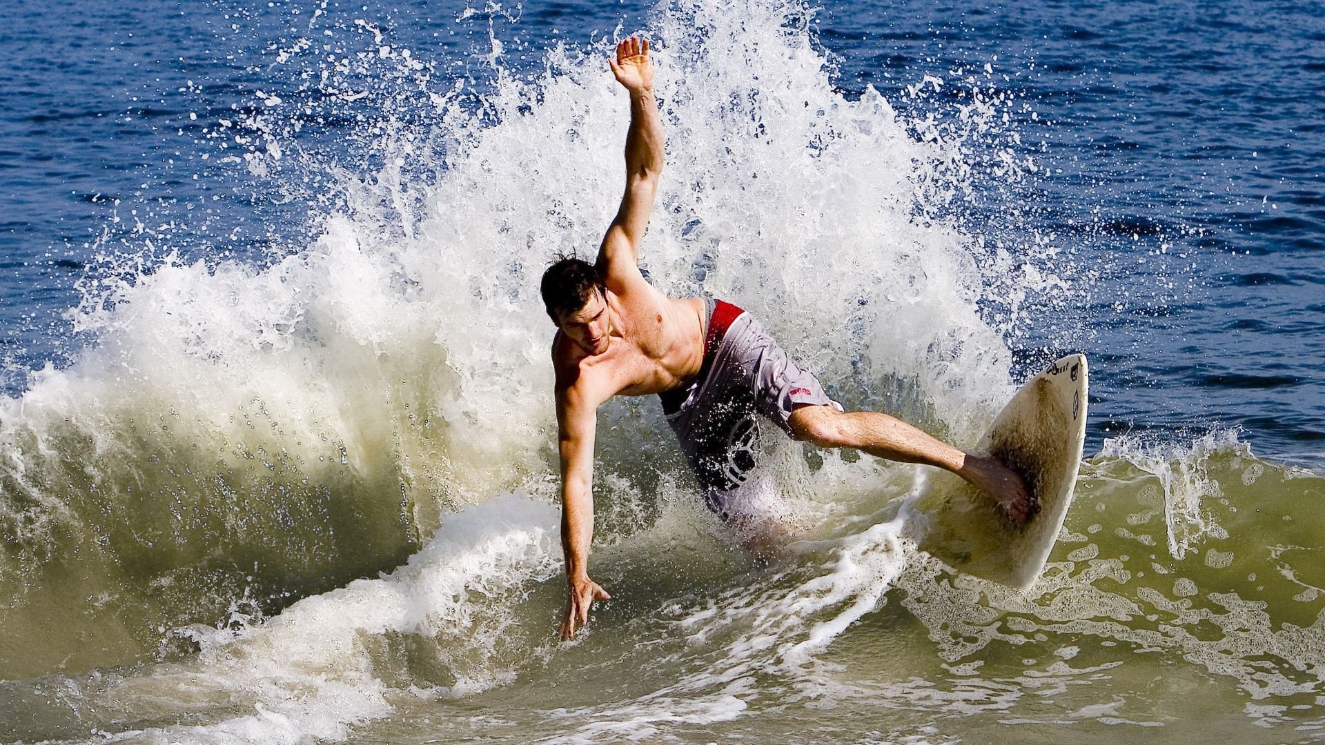 斯诺克国锦赛激战正酣：塞尔比逆转麦克吉尔，吴宜泽精彩逆袭小特