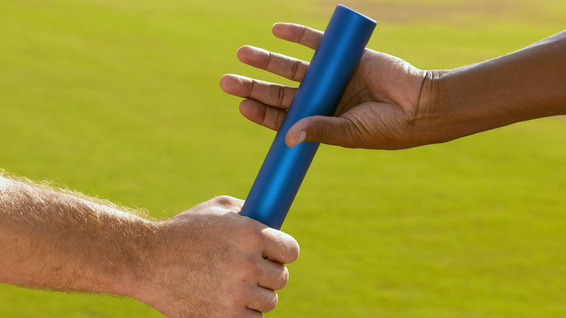 斯诺克国锦赛精彩不断：大师赛冠军出局，赵心童逆势胜出，周跃龙错失良机