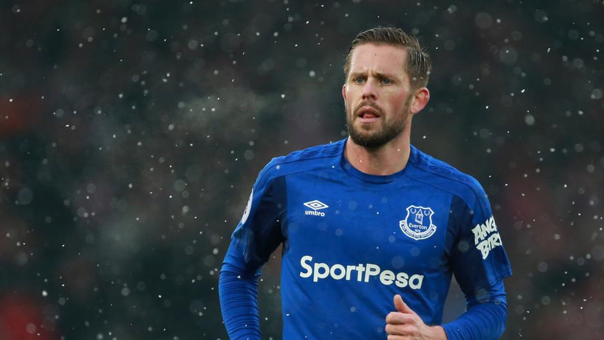 湖人队连续五场获胜领跑西部，湖人队赢了